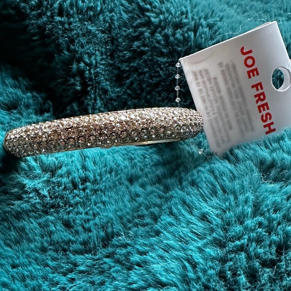 NWT Crystal/rhinestone   bracelet -Joe Fresh - Picture 2 of 2